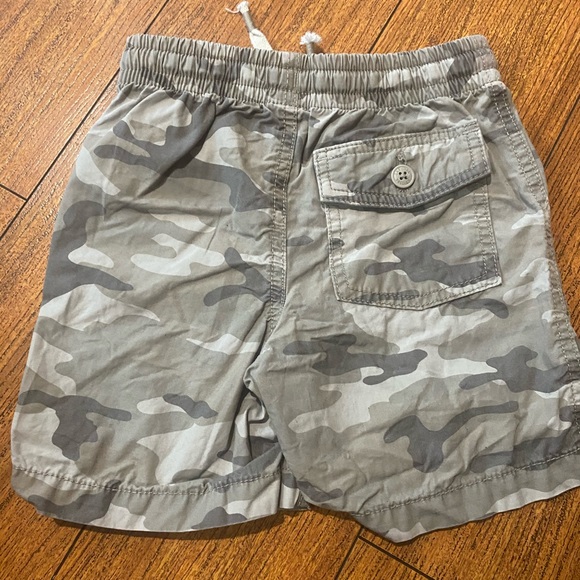 BabyGap Pull On Camouflage Shorts 3T - Picture 2 of 3